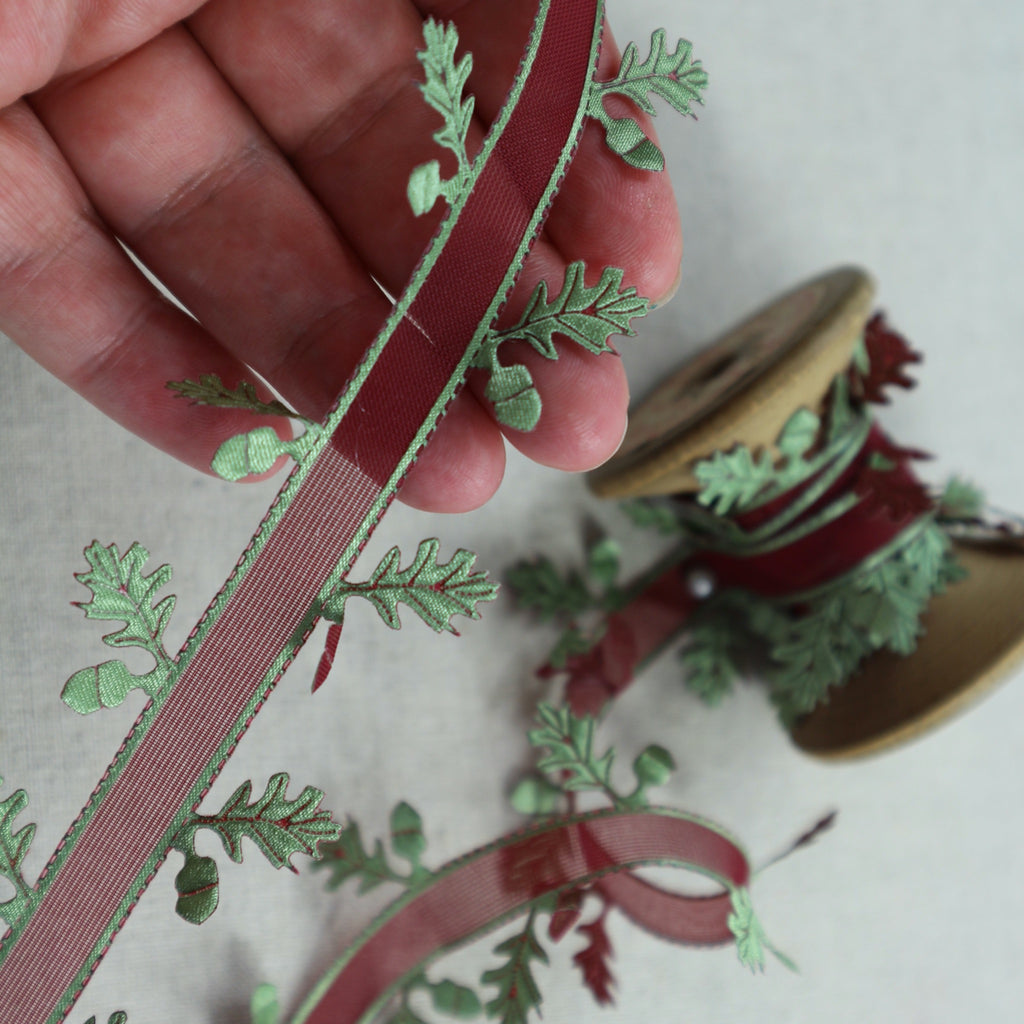 oak leaf green ribbon trim
