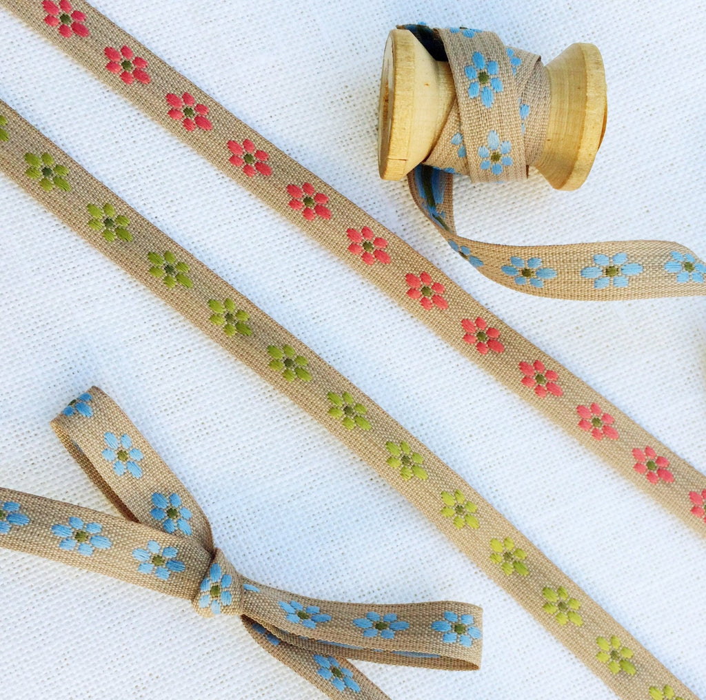 Woven Daisy on Linen Coloured Ribbon - StitchKits Crafts