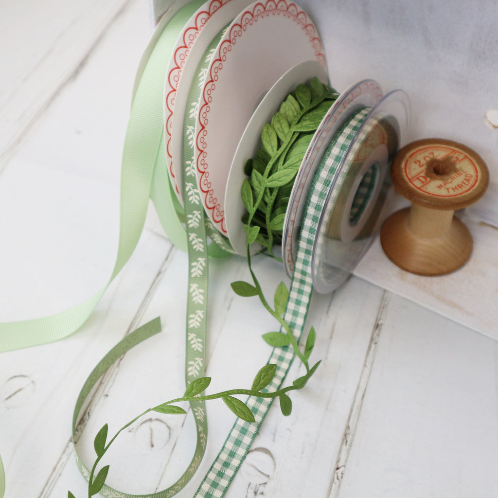 summer wedding ribbon with vintage cotton reel