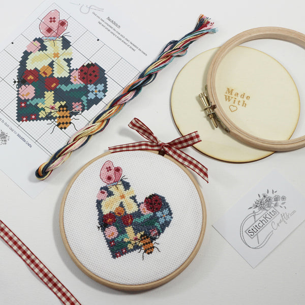 8 Pieces Cross Stitch Kits for Kids Pattern Cross Stitch Beginner Kits, 3  Pcs Hoops and 4 Pcs Key Chains, Needlepoint Starter Kit Sewing Set with  Instructions (Lovely Style) : : Toys