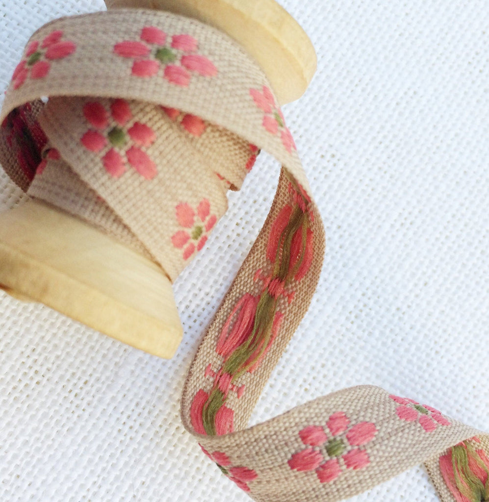 Woven Daisy on Linen Coloured Ribbon - StitchKits Crafts